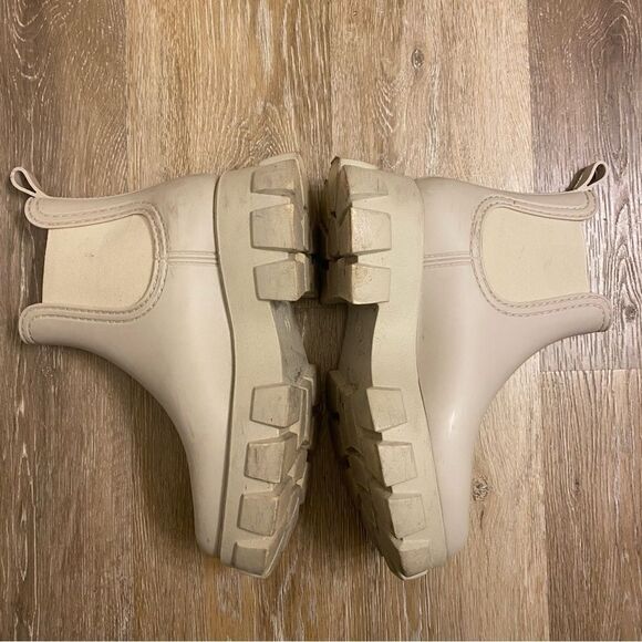 Jeffrey Campbell Platform chunky Lug Rainboots Chelsea ankle Boot Ivory Cream 8 - Picture 10 of 12